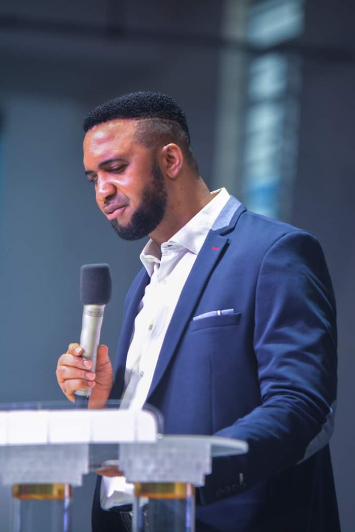 Covenant Day of Settlement: When You Serve Him, He pays Your Bills – Dr Chris okafor