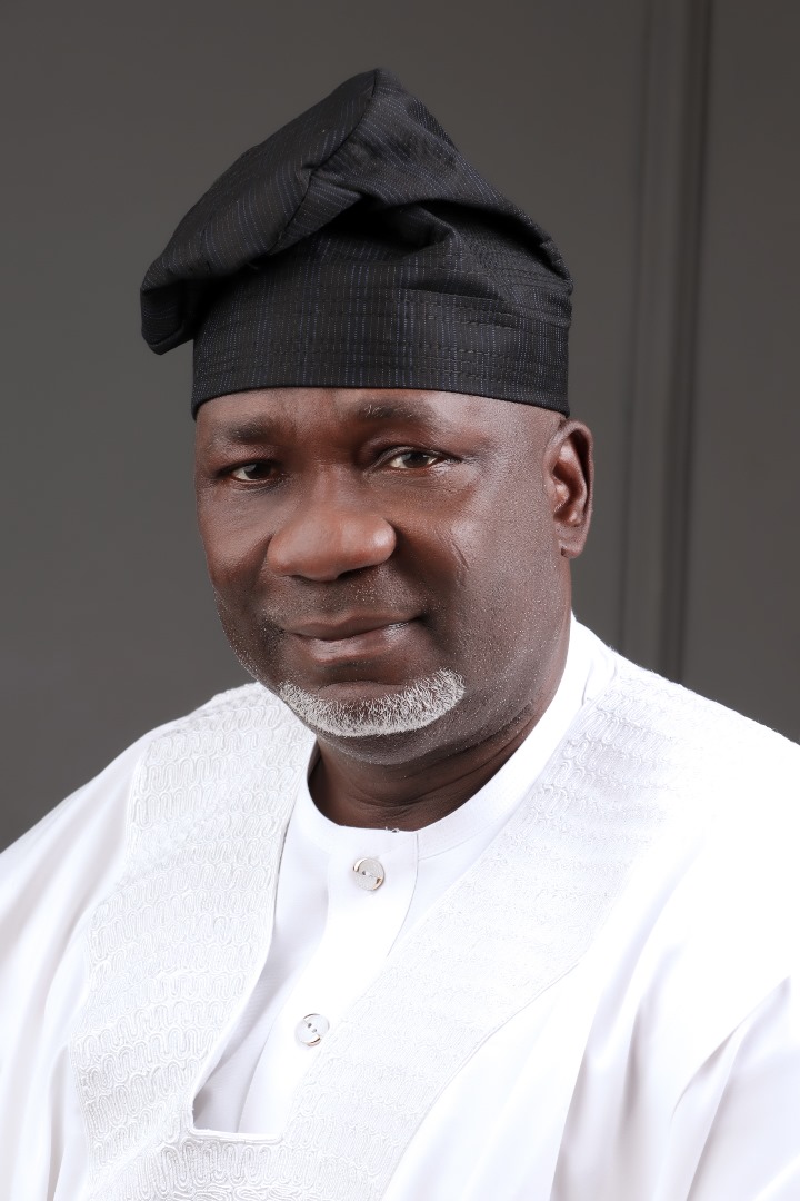 Street 2Street campaign ambassadors congratulates Dr. Ernest Afolabi Umakhihe for passing ApC Gubernatorial screening