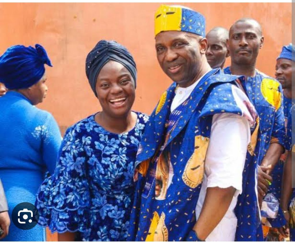 Primate Ayodele Gifts Gospel Musician Yinka Alaseyori 2.5 Million Naira For Being Humble, Respectful  By Adeyemi Obadimu