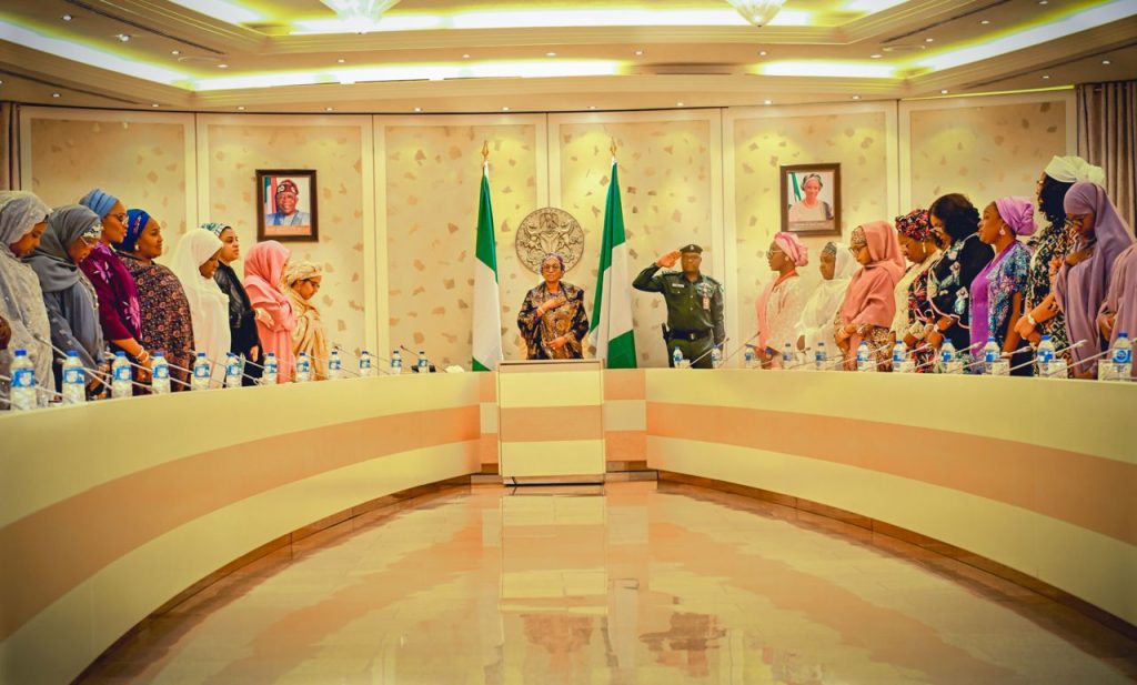 NIGERIA’S FIRST LADY, OLUREMI TINUBU MEETS WIVES OF GOVERNORS