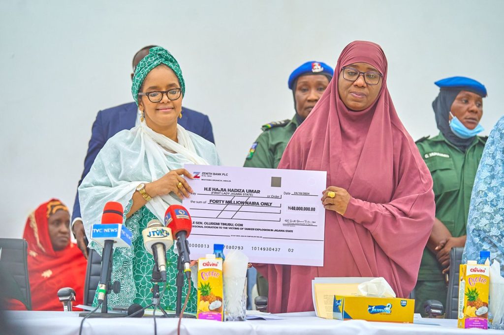 FIRST LADY OLUREMI TINUBU DONATES FORTY MILLION NAIRA, FOOD ITEMS TO VICTIMS OF MAJIYA VILLAGE TANKER EXPLOSION