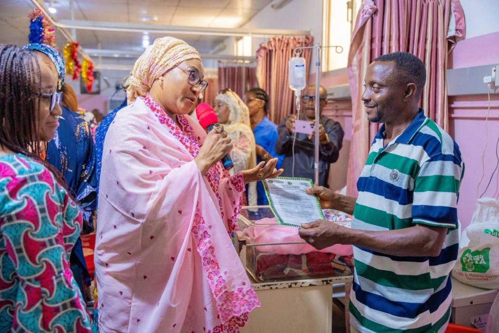 FIRST LADY OLUREMI TINUBU CON WELCOMES BABY OF THE YEAR