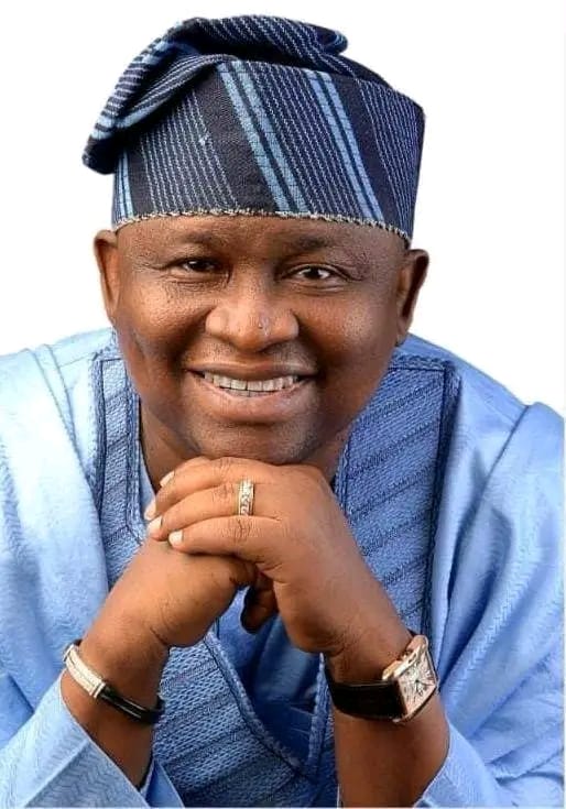 Breaking News: Five Thousand Undergraduates to Benefit from Sen Adeola’s Scholarship Scheme