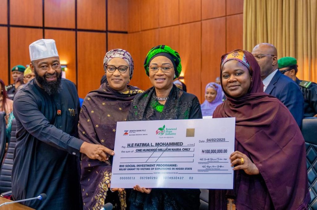 First Lady Senator Oluremi Tinubu Sympathized with Niger state Government on Recent Disasters in the state