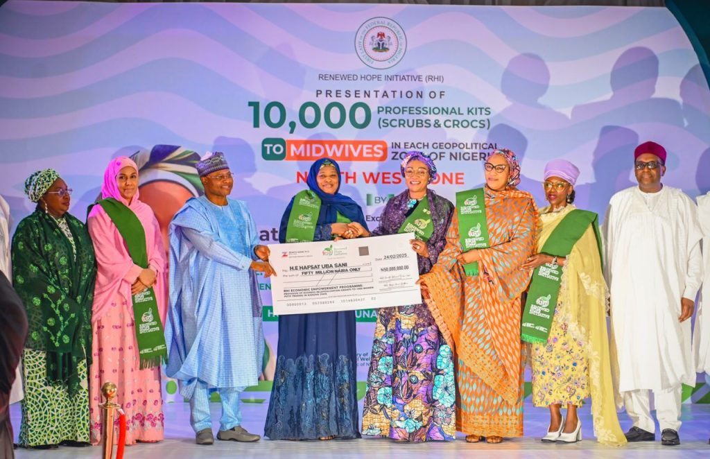 FIRST LADY OLUREMI TINUBU FLAGS OFF DISTRIBUTION OF PROFESSIONAL KITS TO MIDWIVES IN NORTH WEST NIGERIA