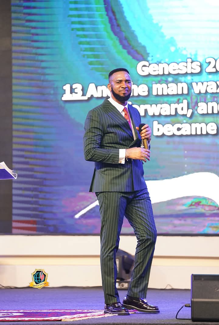 7 Sundays of Supernatural Help : The Blessings of the Lord is the Secret of Favour – Dr Chris Okafor.