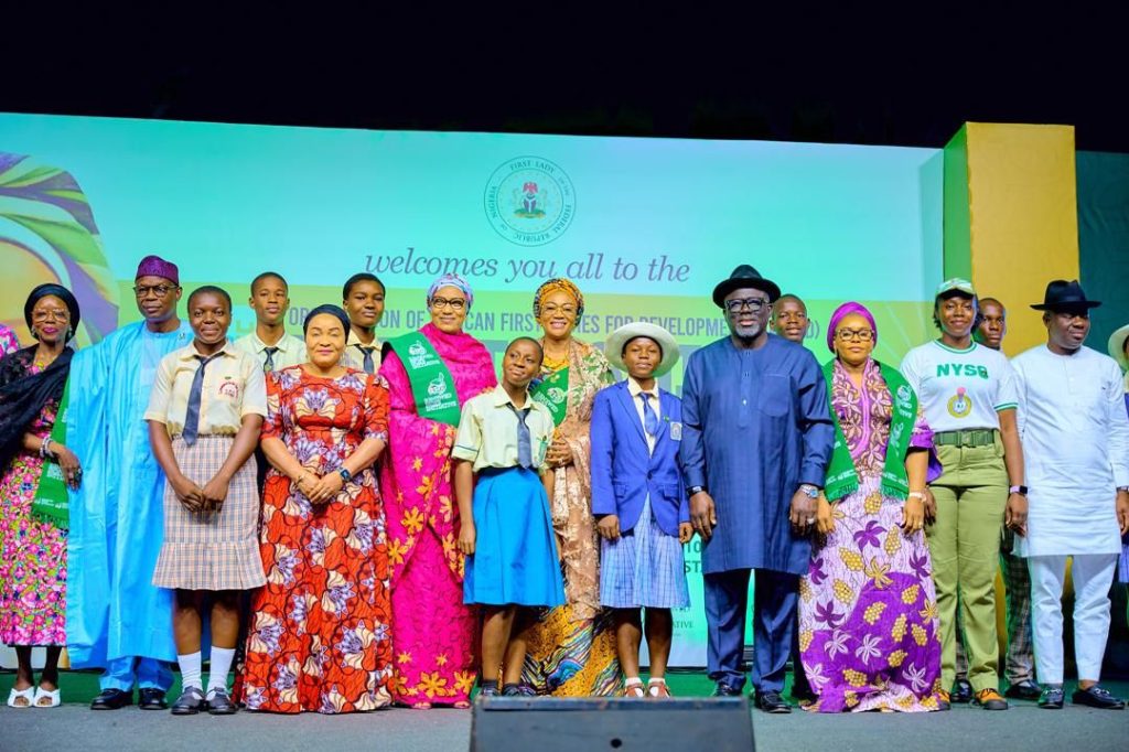 FIRST LADY OLUREMI TINUBU CALL FOR SUPPORT, LOVE AND END TO STIGMATIZATION OF PEOPLE LIVING WITH HIV/AIDS