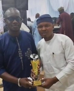 ARIYA EXTRA : KING SAHEED OSUPA GLOBAL FANS CLUB HONORS ALHAJI AREMS WITH PRESTIGIOUS AWARD