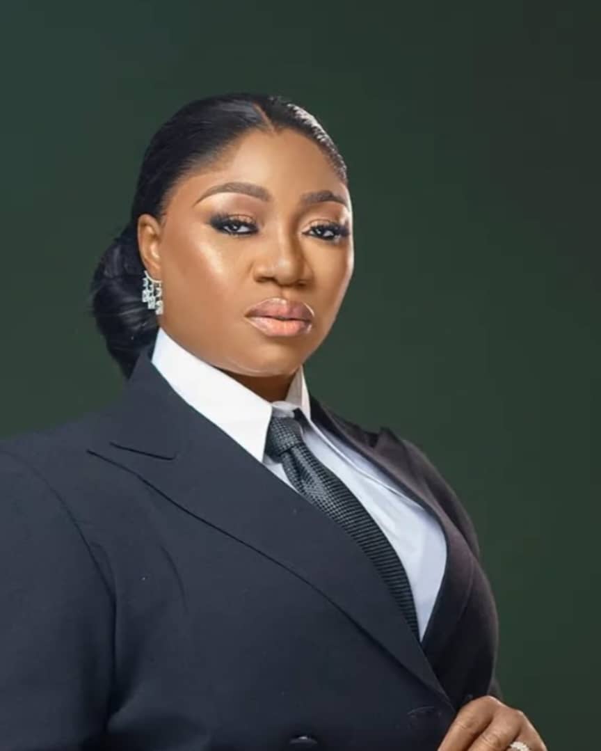 London Varsity Celebrates Popular Nigerian Entrepreneur, Dr. Agbeluyi Folasade with Doctorate Honour