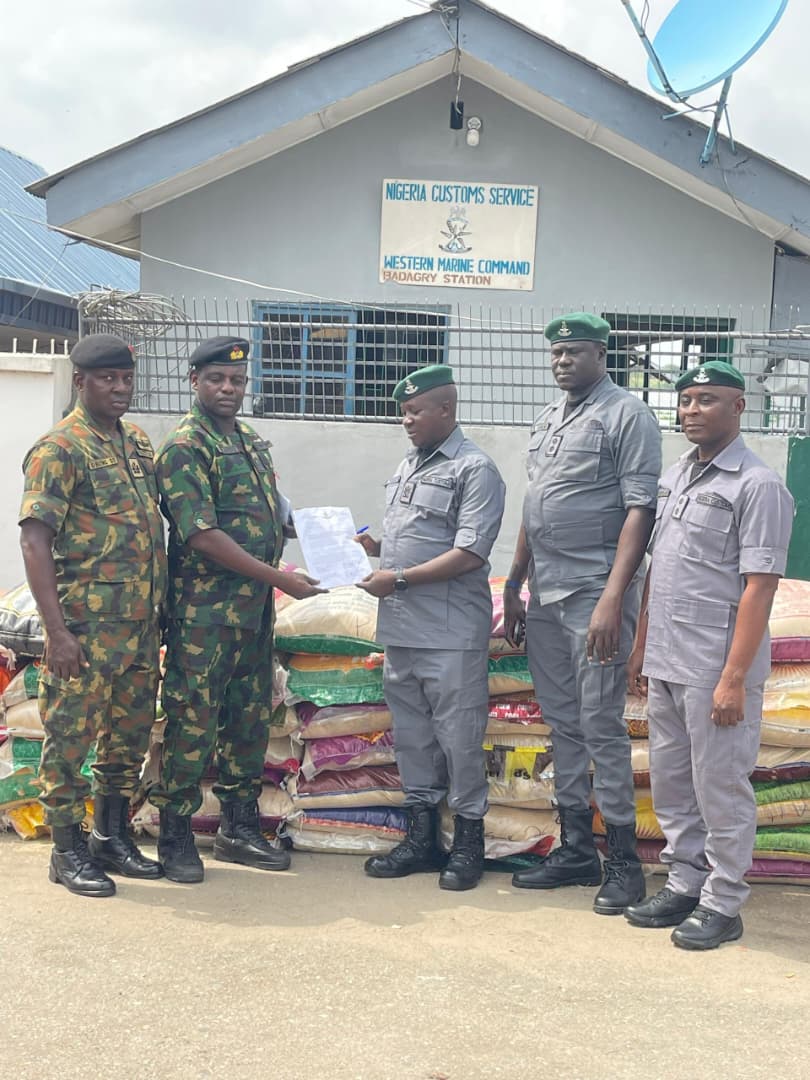 Nigerian Navy Boosts Anti-Smuggling Operations, Hands 372 Bags of Seized Rice to Nigeria Customs