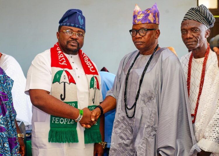 Oyo 2027: Ajadi Visits Ibadan Mogajis, Donates Funds for Building Project