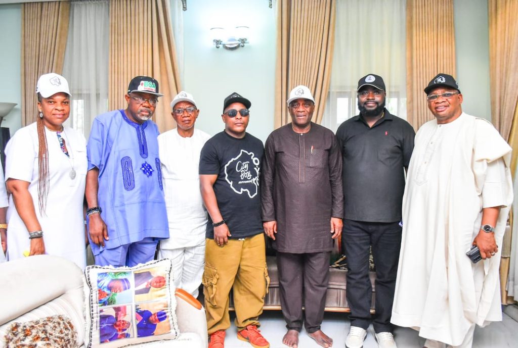 Akintunde Supercharges City Boy Movement: Donates Five Buses, Endorses One-Million-Vote Target for Tinubu in Oyo