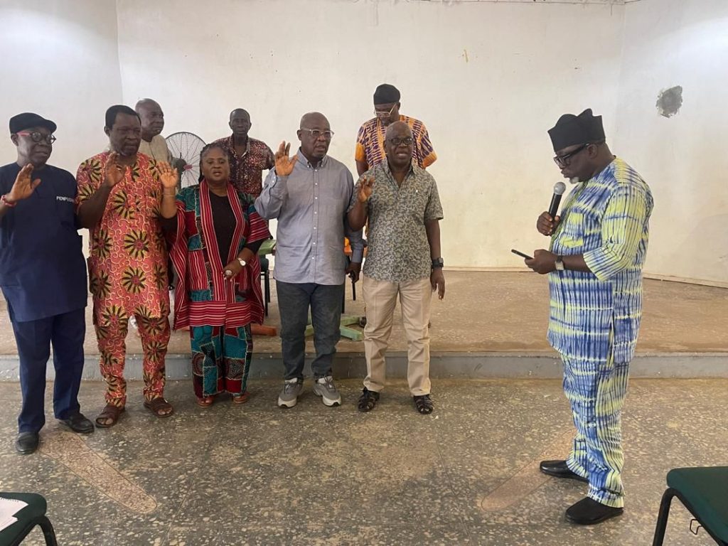 Ogun Veteran Journalists elect Dele Akinsola as Pioneer Chairman