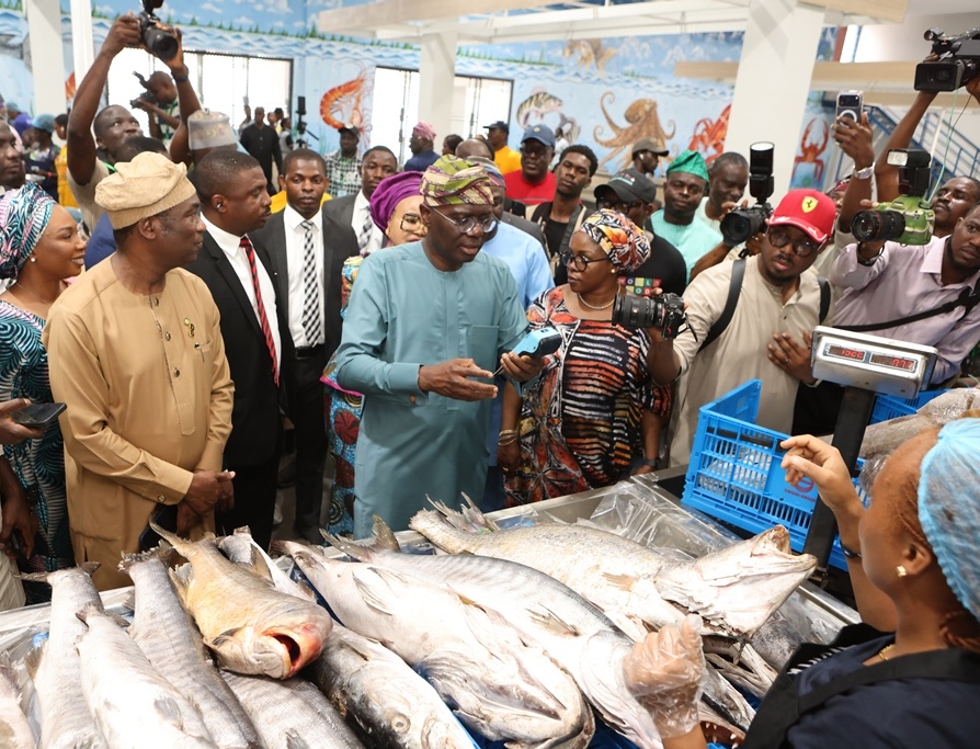 SANWO-OLU INAUGURATES MID-LEVEL AGRO-PRODUCE HUB IN AGEGE