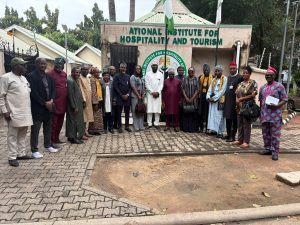 Nihotour, Ftan pen collaboration accord, diffuses tension.